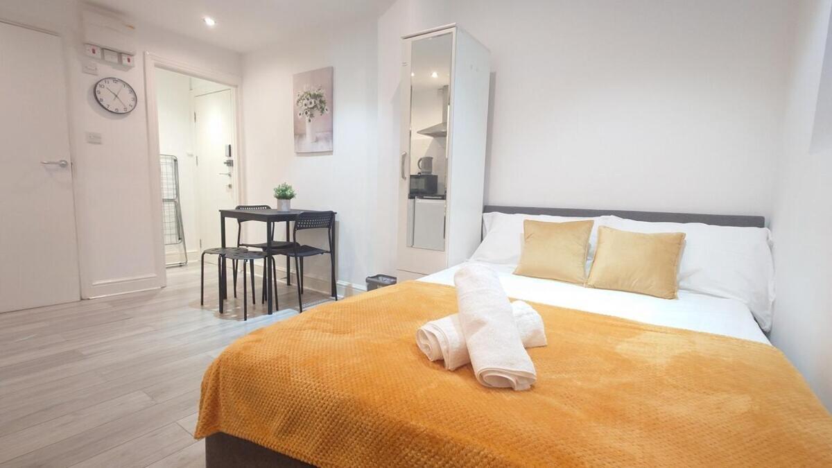 Comfort Camden Studio Apartments Londra Oda fotoğraf